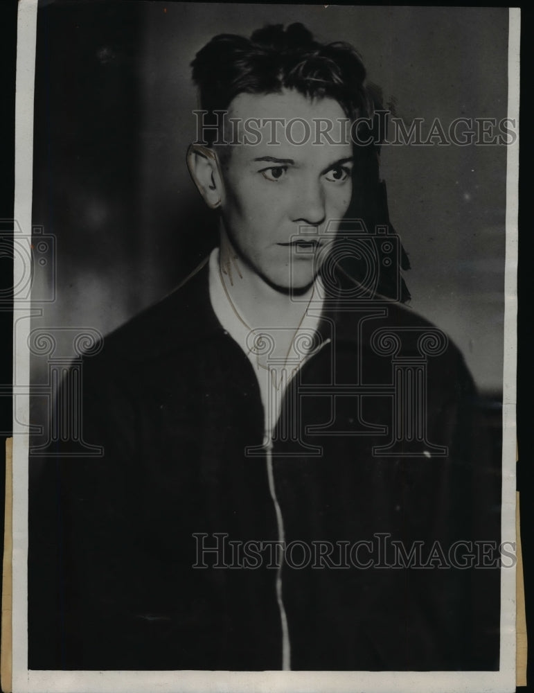 1932 Press Photo John F. Moore Under Arrest in Virginia, Minnesota - nef30393
