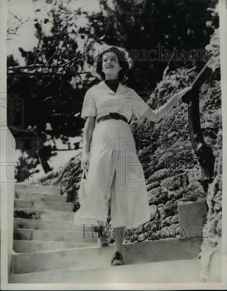 1936 Press Photo MS.Mimi Richardson Popular N.Y Socialite at Coral Beach