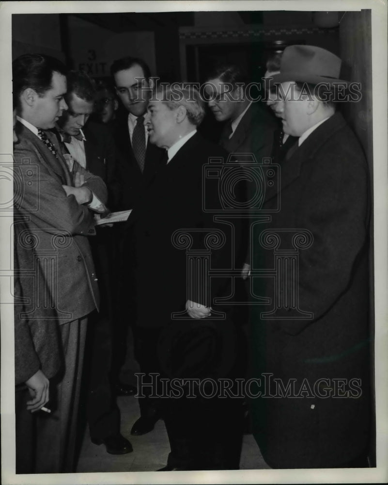 1946 Press Photo James P Dewey Labor Department Mediator General Motor Strike