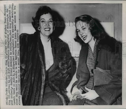 Press Photo Mrs. Gloria King Arrives in New York with Patricia King - nef30734