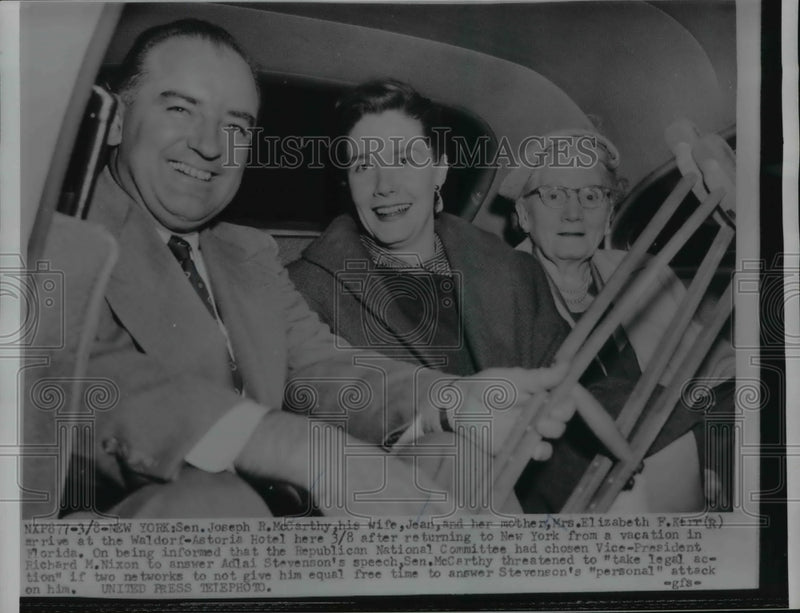 Load image into Gallery viewer, 1954 Press Photo Joseph R. McCarthy, Wife Jean in New york After Vacation
