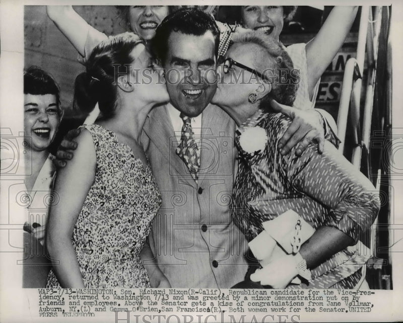 Load image into Gallery viewer, 1952 Press Photo Republican VP Candidate Nixon Greeted with Display by Friends
