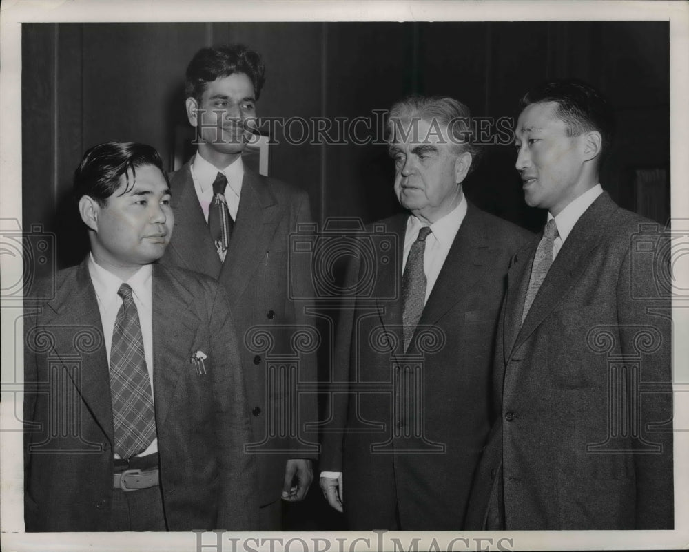 1949 Press Photo Miners International Federation Delegates at UMW Headquarters