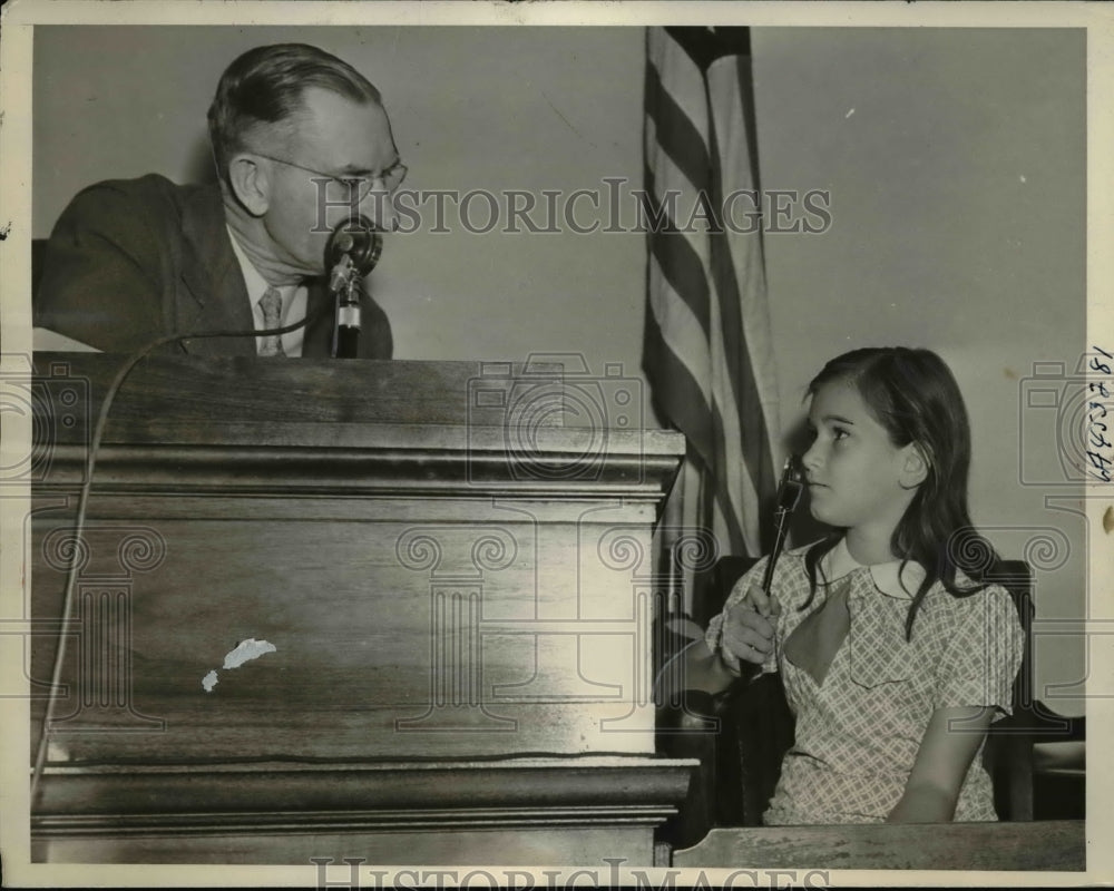 1938 Press Photo Norma Baker Witnessing at Margaret Oberholtzen Murder Trial