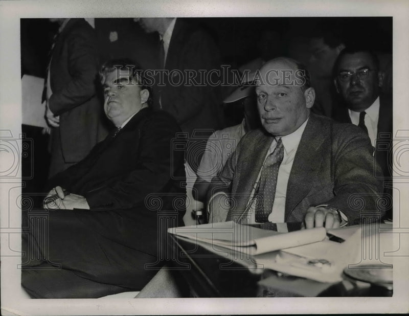 Load image into Gallery viewer, 1937 Press Photo CIO pres. John L. Lewis &amp; Luther Day at NLB Hearing - nef30981
