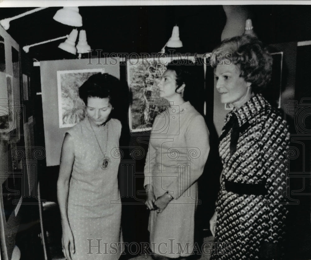 1970 Press Photo Pat Nixon, Peru&#39;s 1st Lady Mrs Velasco &amp; Mrs Belcher Amb Wife