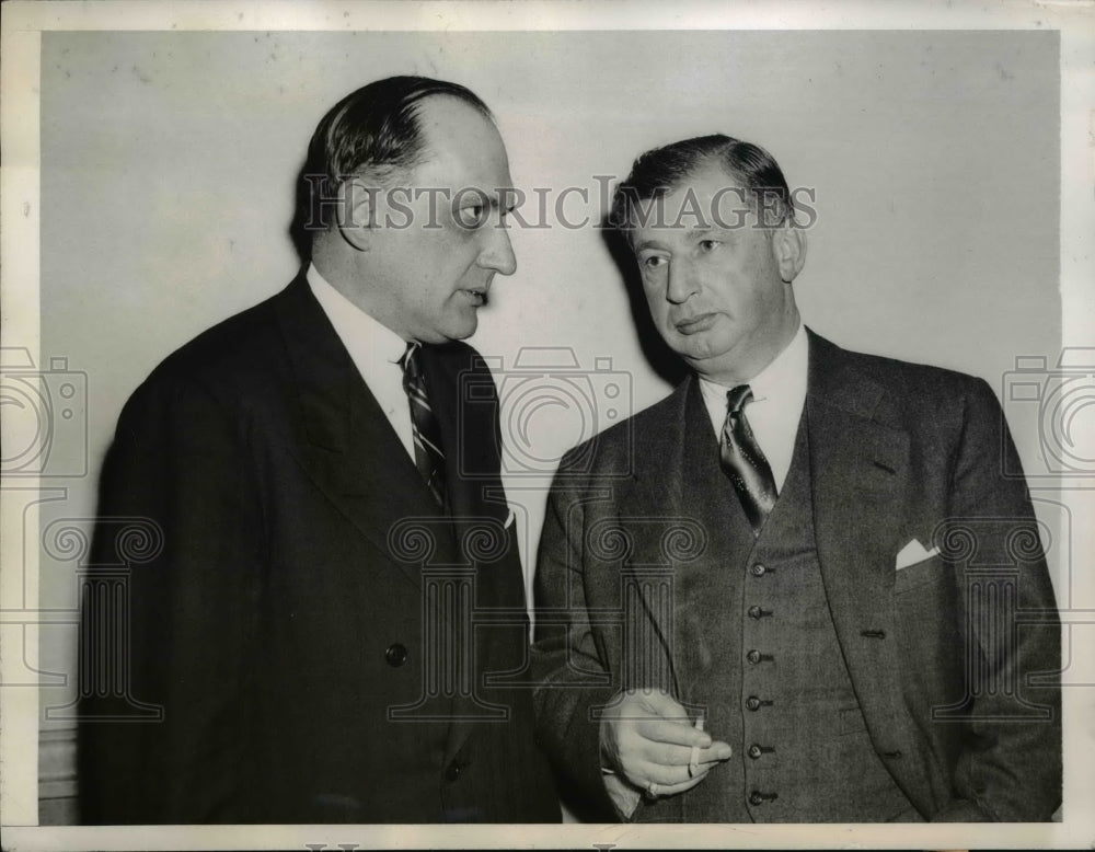 1945 Press Photo Walter D. Van Riper, Samuel j. Kessler at Newark courthouse