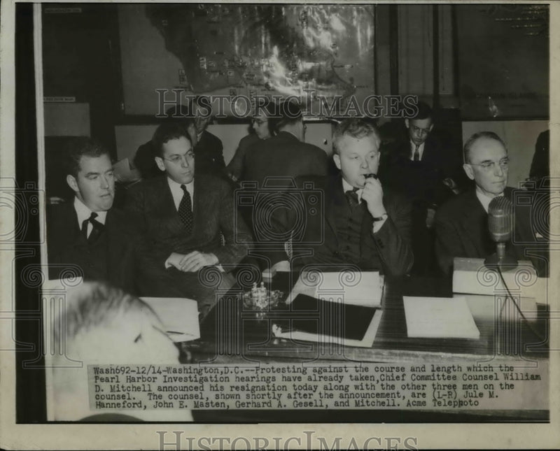 Load image into Gallery viewer, 1945 Press Photo Chief Comm Council William Mitchell Resigns in Protest
