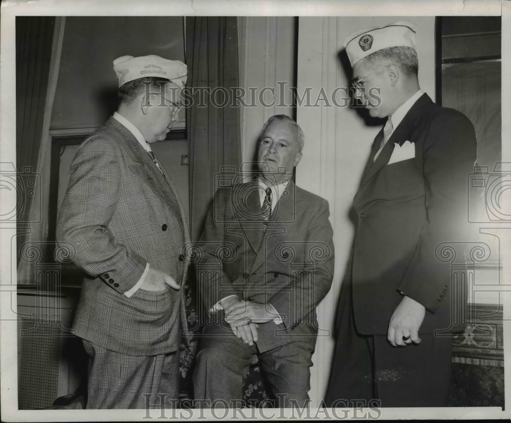 1947 Press Photo Richard C. Patterson and Co. at Informal Con for Catholic Vets