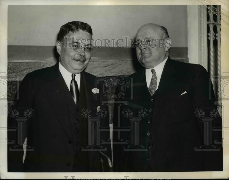 Load image into Gallery viewer, 1938 Press Photo William A Schnader and Guy K. Bard Try to Block Investigation
