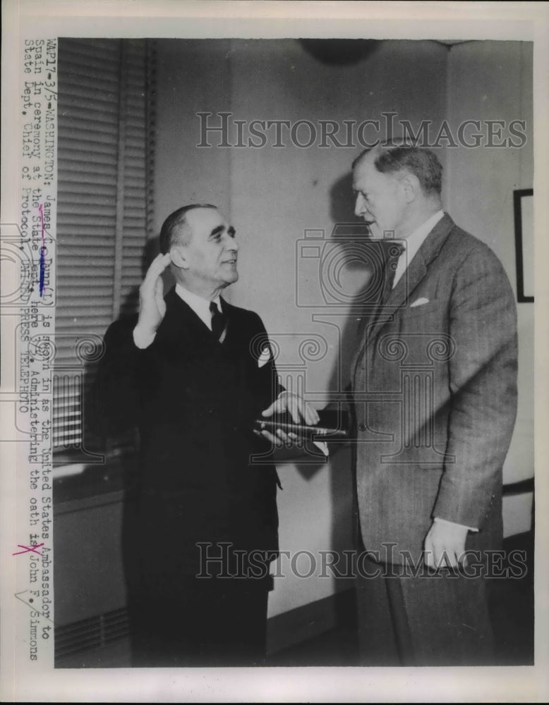 1953 Press Photo WA, James C. Dynn Sworn in By John F. Simmons - nef31201