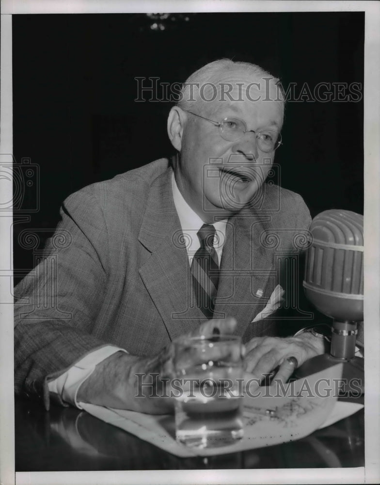 Load image into Gallery viewer, 1951 Press Photo Ben Tate Defends Himself VS Accusations of Campaign Fund Fraud

