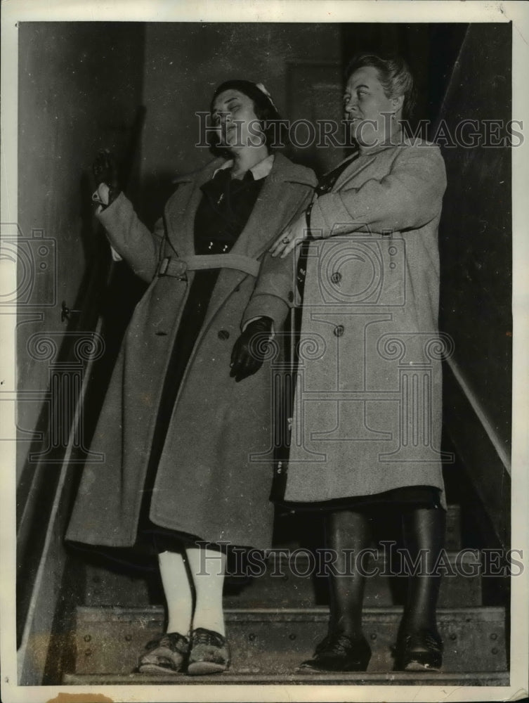 1933 Press Photo Luellapearl Hammer Leaving Courtroom After 10 Year Sentence