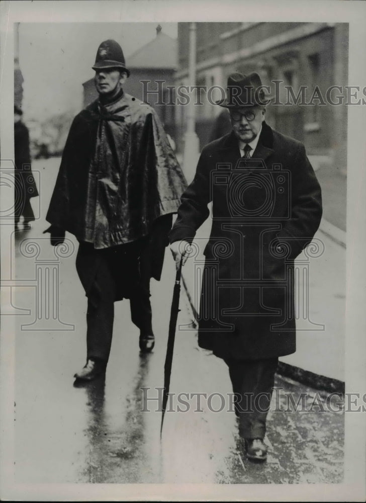 1936 Press Photo Sir Kingsley Wood, Shown as He Arrived at Downing Street, Lond.