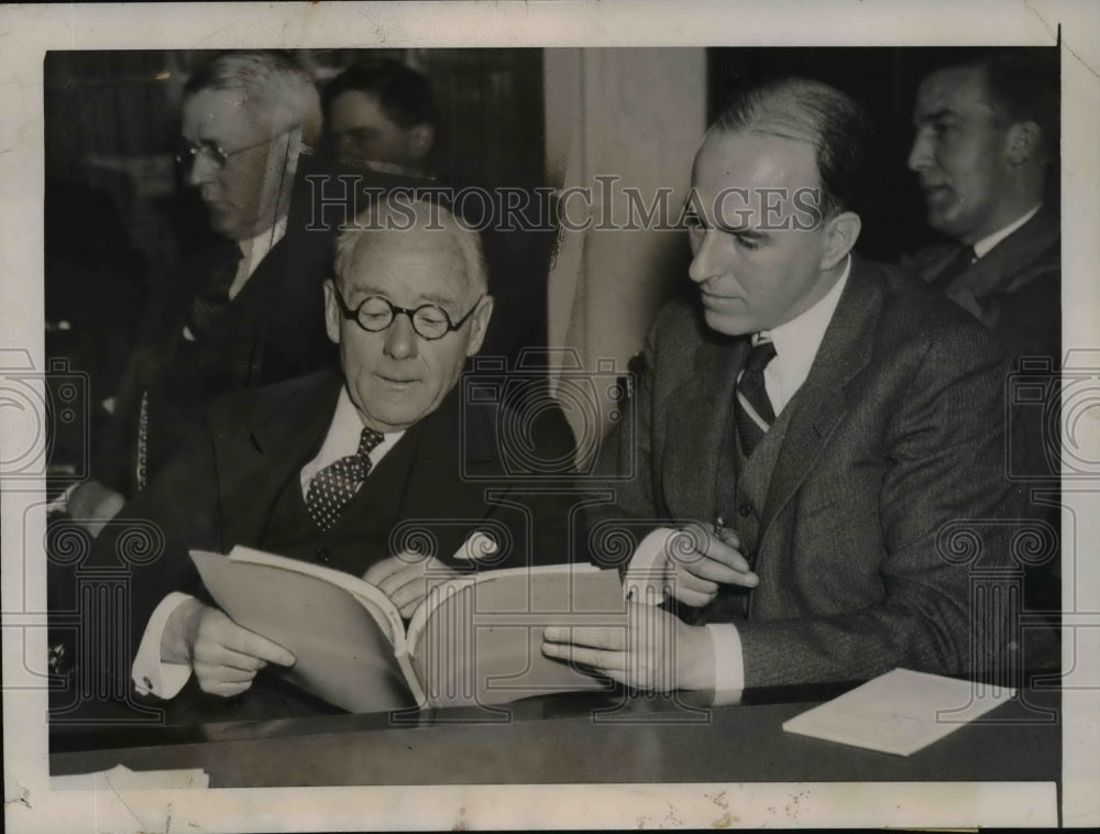 1937 Press Photo Partner at J.P. Morgan and Co. Thomas Lamont, and E.W. Debevois