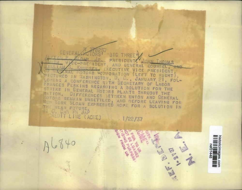 1937 Press Photo President Alfred Sloan of General Motors with executives