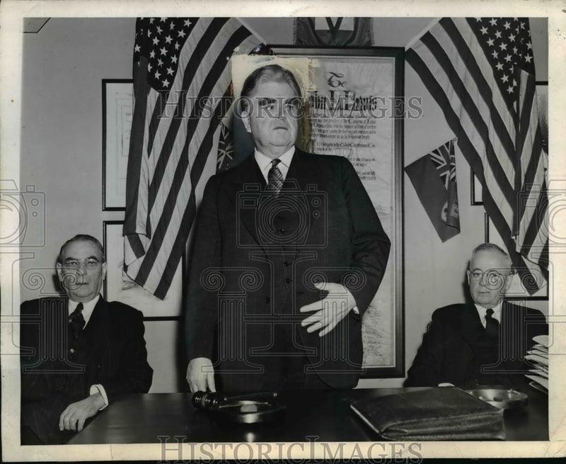 Load image into Gallery viewer, 1946 Press Photo John L. Lewis at United Mine Workers Committee Meeting
