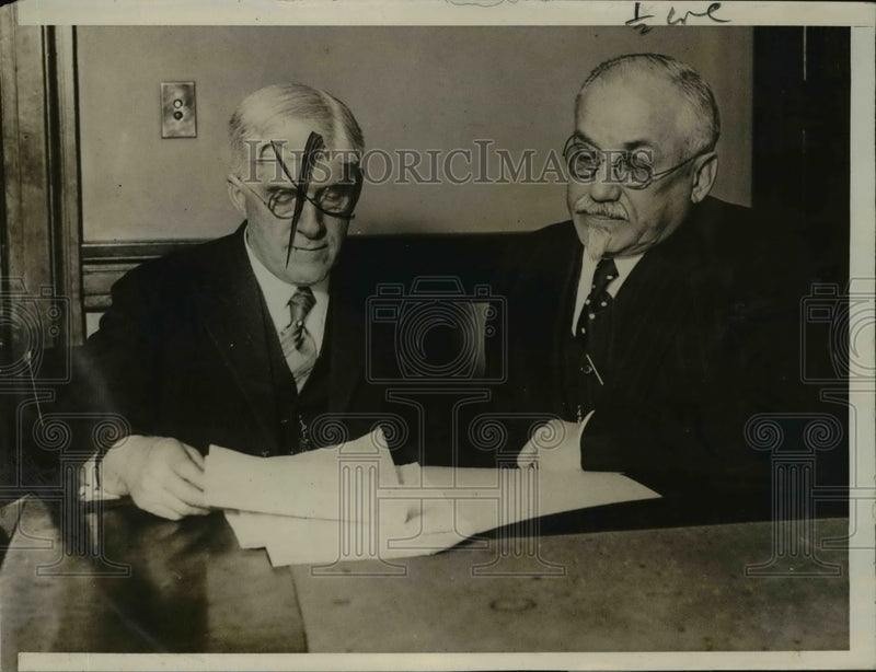 Load image into Gallery viewer, 1928 Press Photo Reverend Marna Poulson of the Anti-Saloon Club is on trial
