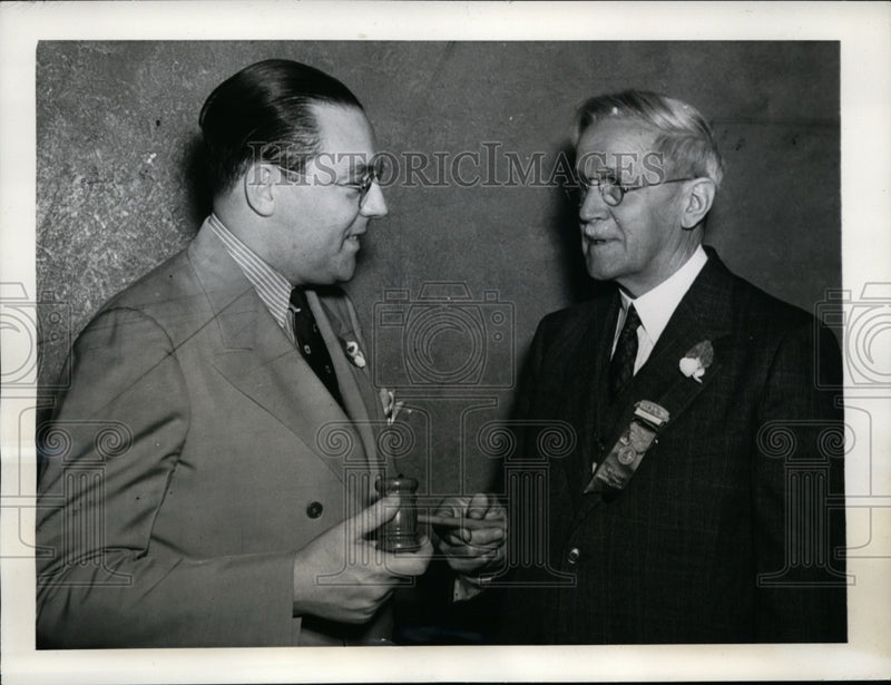 Load image into Gallery viewer, 1938 Press Photo New and Old Presidents of Masonic Clubs League Convention
