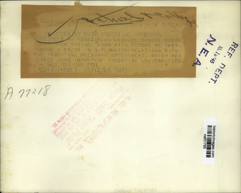 1945 Press Photo Argentine Medical Students campaign for their schools to reopen