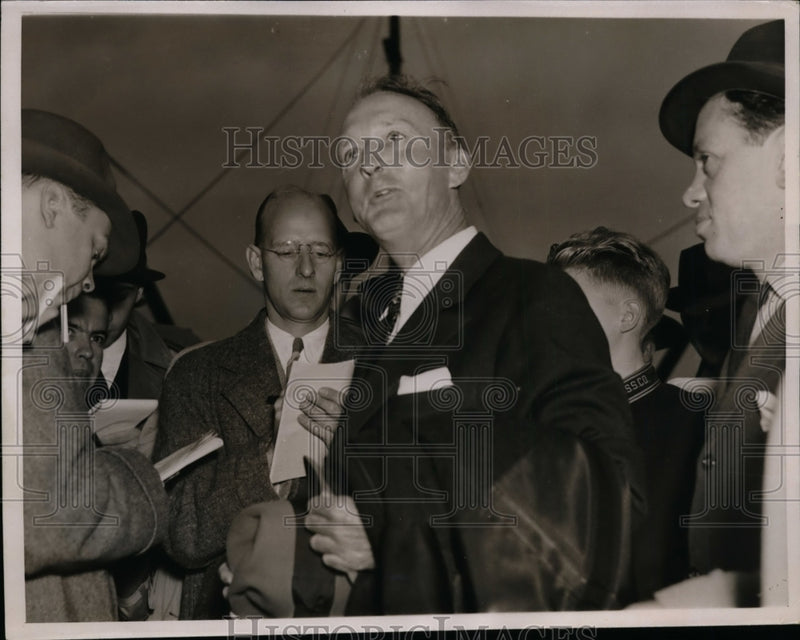 Load image into Gallery viewer, 1937 Press Photo Hugo L Black Being Interviewed in City of Norfolk at Quarantine
