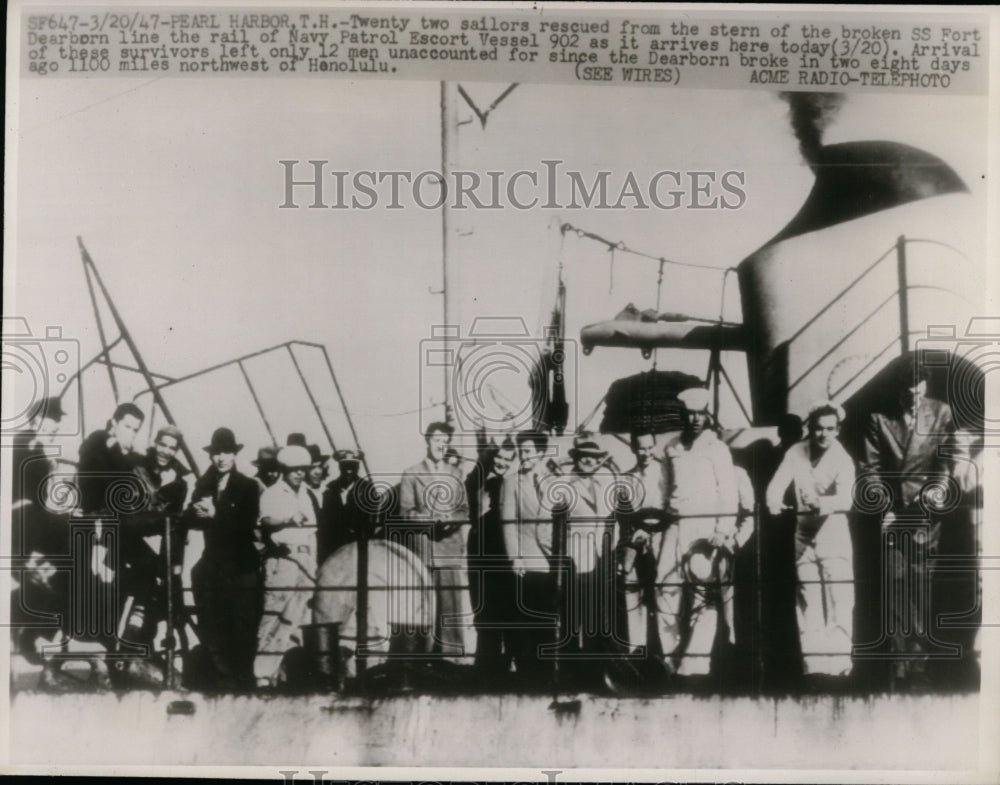 1947 Press Photo Sailors rescued from the SS Fort Dearborn, a Navy Patrol Escort- Historic Images