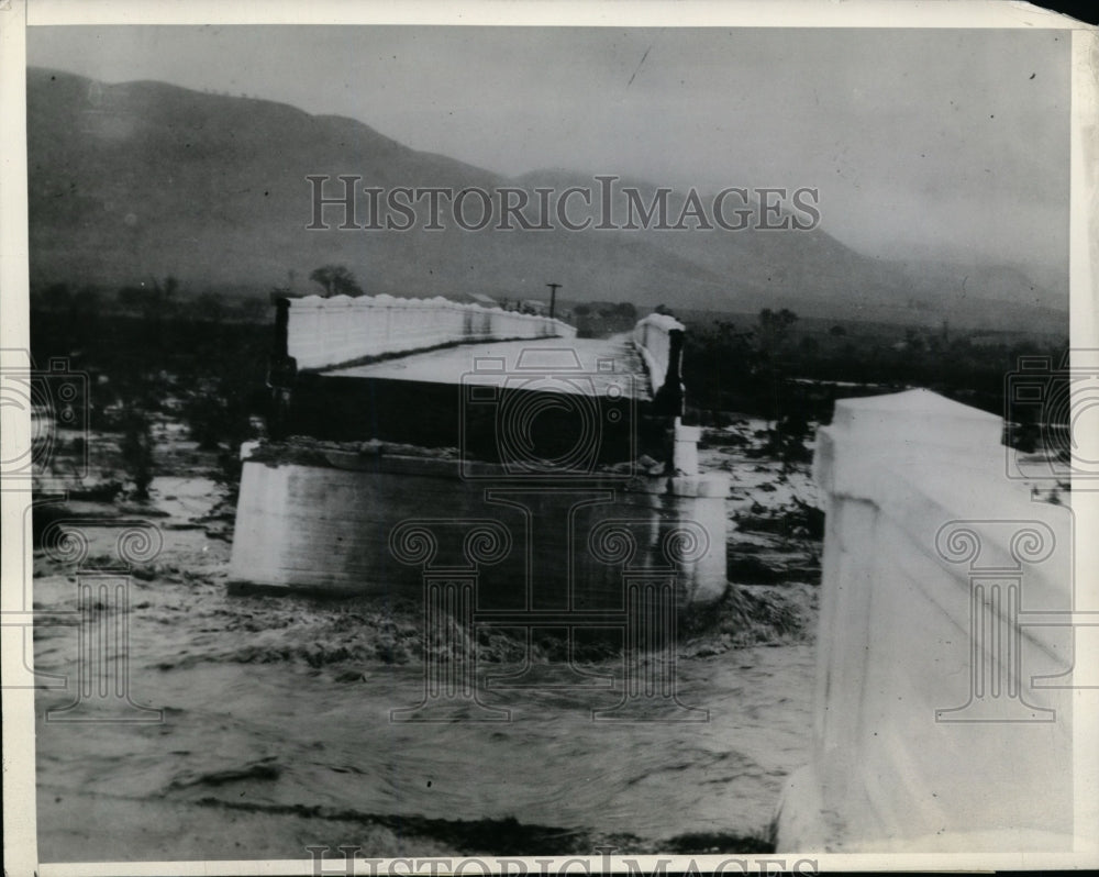 1938 Press Photo Carey Bridge on Sisquoc River Washed Away by Flooding