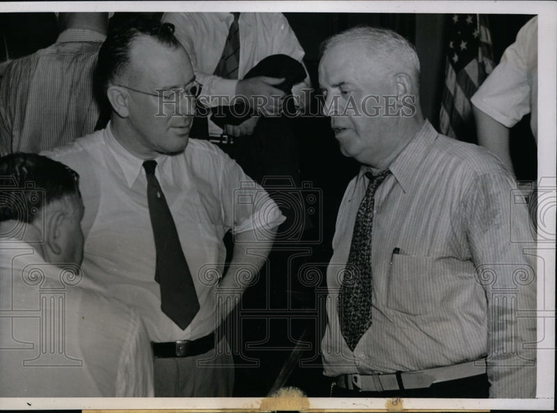 Load image into Gallery viewer, 1938 Press Photo Robert Armstrong, Arthur Kjellquist North Shore Electric Strike
