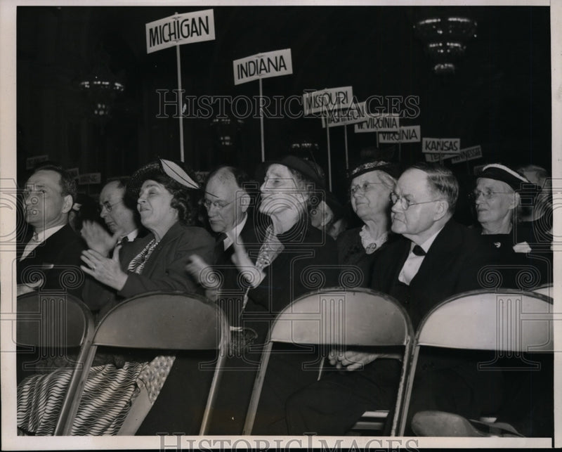 Load image into Gallery viewer, 1940 Press Photo Delegates listen to Claude A. Watson at Prohibition convention

