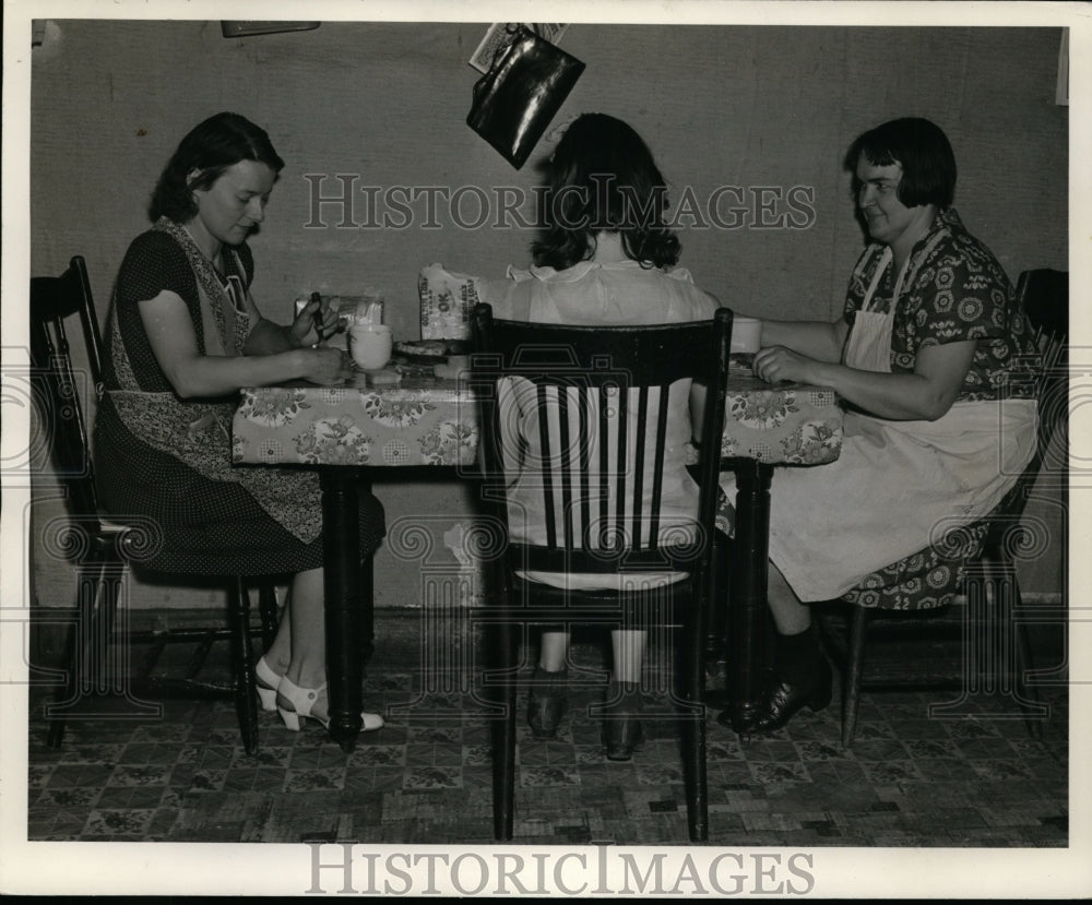 1939 Press Photo Mrs Eva Macklin - nef32086
