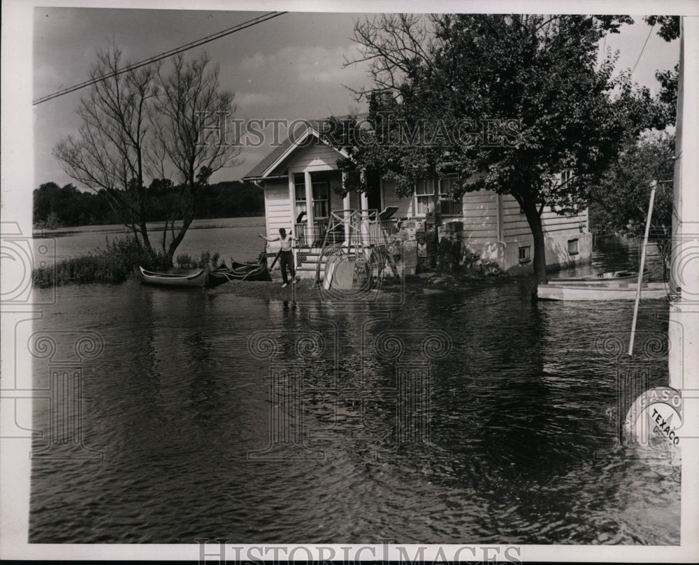 1938 Press Photo Boston, MA Suburbs Flooded By Charles River After Week's Rains