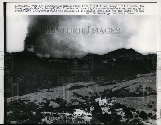 1960 Press Photo Forest Fires Near Famed Hearst Castle, Burns 25.5k Acres