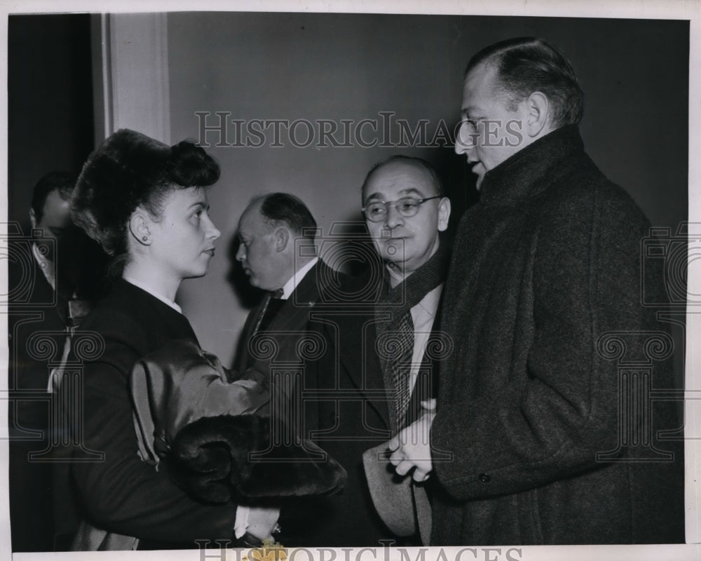 1947 Press Photo Gerhard Eisler & Wife at Senate Un-American Activities Hearing