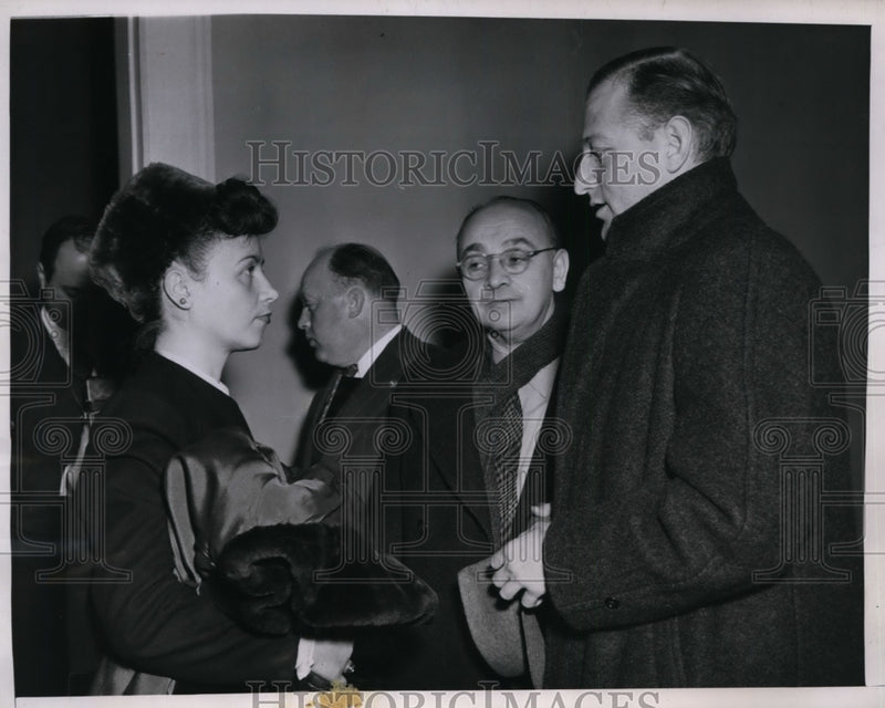 Load image into Gallery viewer, 1947 Press Photo Gerhard Eisler &amp; Wife at Senate Un-American Activities Hearing
