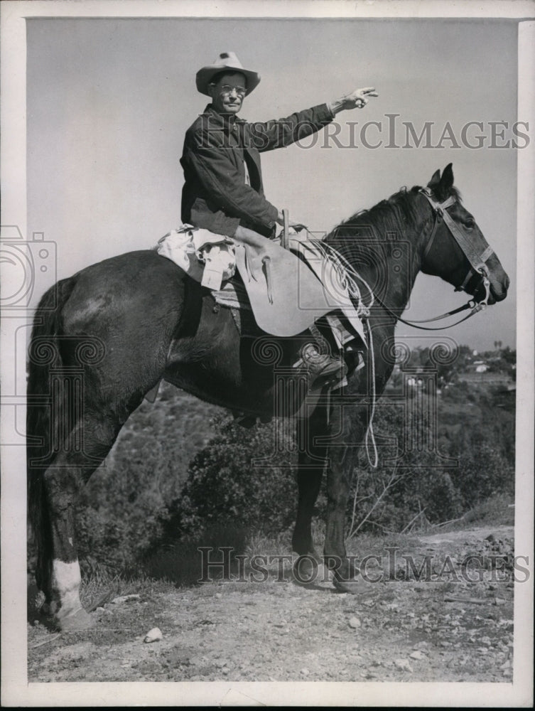 1946 Press Photo San Diego, CA- Dave Satterwhite Plans 65 Day Trip to Coast