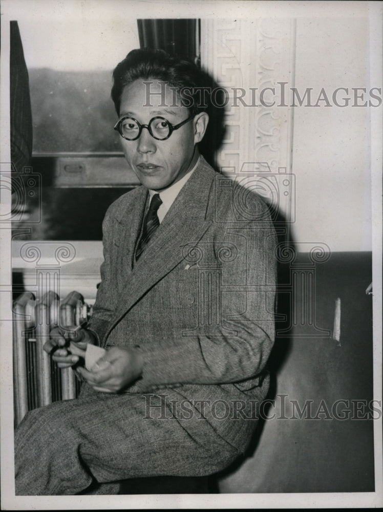 Load image into Gallery viewer, 1937 Press Photo M. Kato, of Domei News Agency, in Washington, D.C. - nef32304
