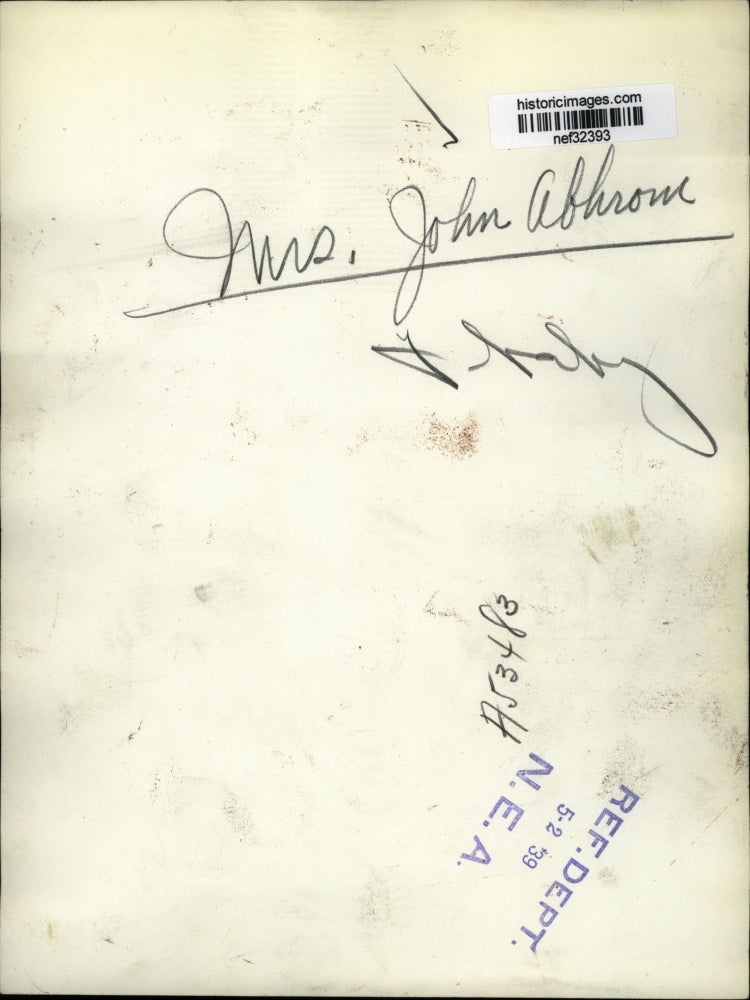 1939 Press Photo Mrs. John Abhrom & Baby - nef32393