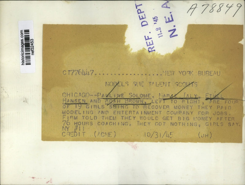 Load image into Gallery viewer, 1945 Press Photo Models Suing chicago Talent Scout Agency - nef32453
