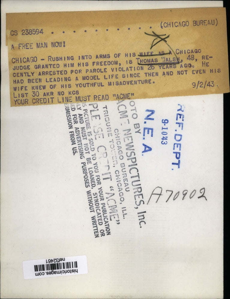 1943 Press Photo Thomas Walsh Released from Parole Violation Charge, Chicago