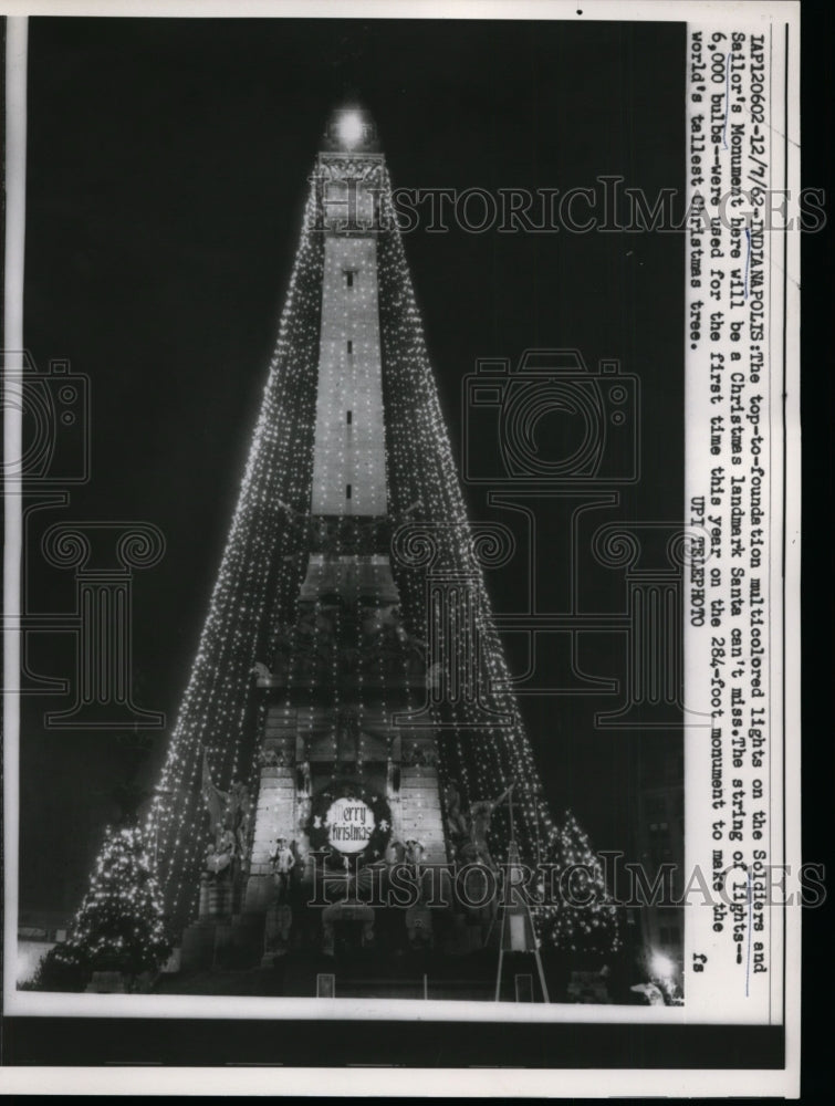 1962 Press Photo Soldiers and Sailor's Monument Lit for Christmas - nef32491