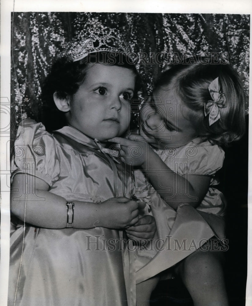1942 Press Photo Joan Elizabeth Stoos Most Perfect Baby & Barbara Myers Runnerup