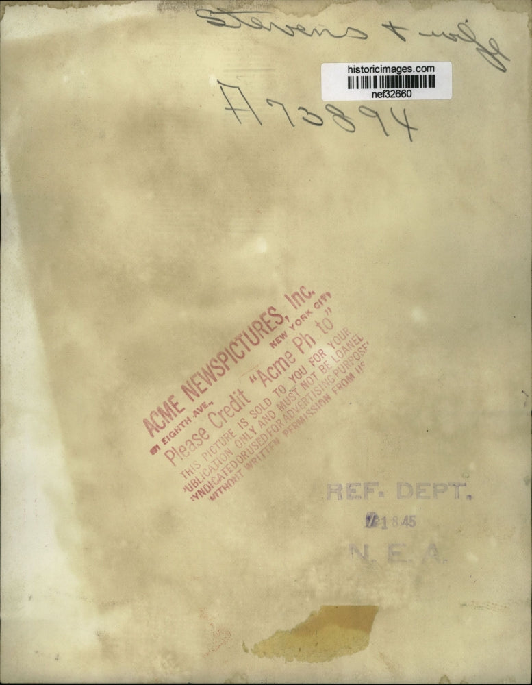 1945 Press Photo George Stevens III and wife - nef32660