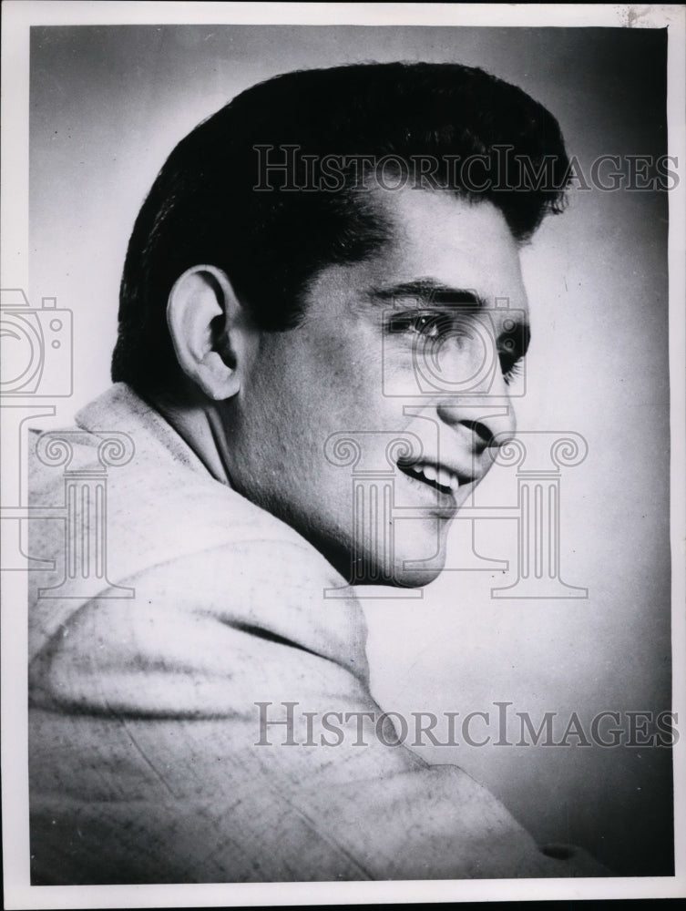 Load image into Gallery viewer, 1961 Press Photo Producer Marty Richards - nef32673
