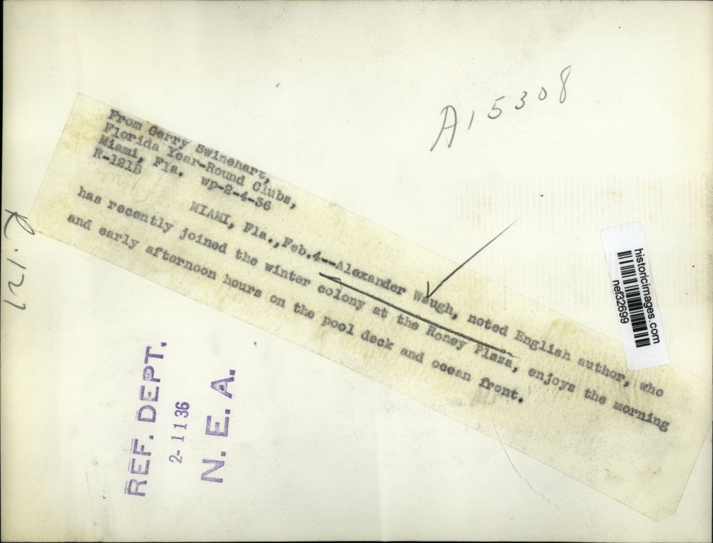 1936 Press Photo Alexander Waugh enjoys the pool deck and ocean front