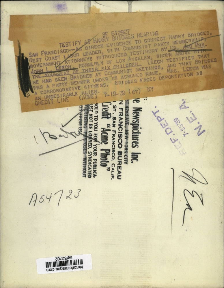 1939 Press Photo Mr. and Mrs. John Leech with their youngest child at a hearing