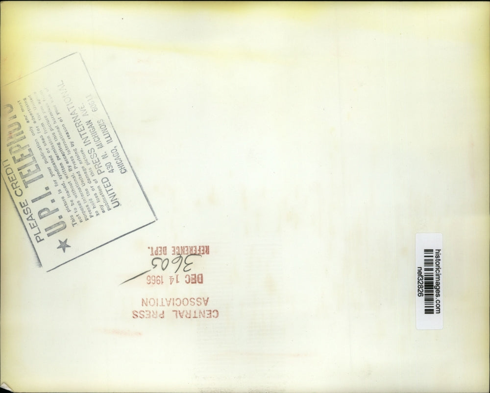 1966 Press Photo Henry Cabot Lodge & Wife Emily Greeted By Son & His Wife Nancy