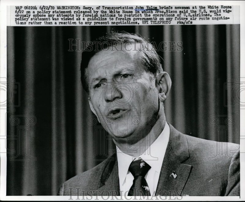 Load image into Gallery viewer, 1970 Press Photo John Volpe During White House News Briefing - nef32829
