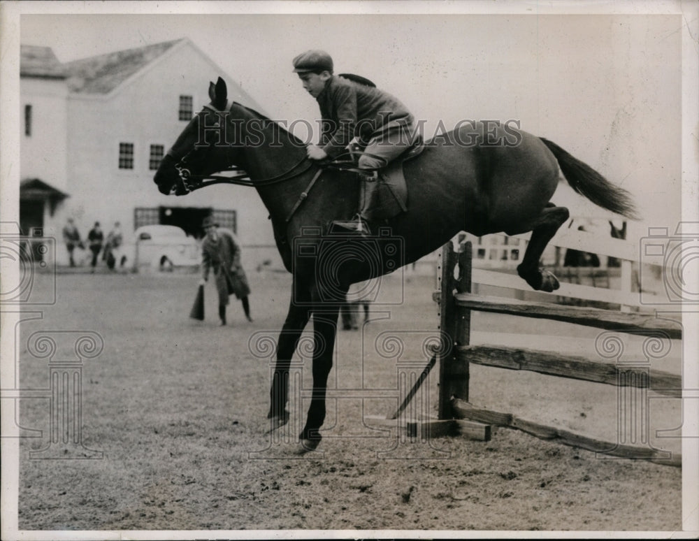 1936 Press Photo Peter Reed Takes Pinehurst Horse Show Jumping First Place- Historic Images