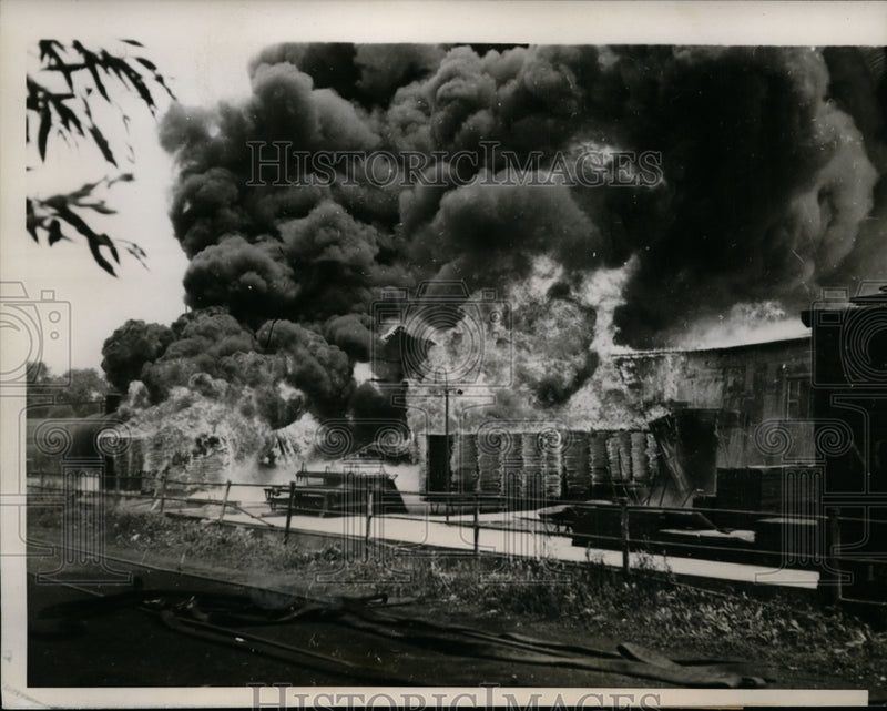 Load image into Gallery viewer, 1938 Press Photo Explosion In Drying Room of W.R. Meadows Company Tar &amp; Asphalt
