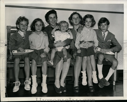 1941 Press Photo Baroness Eva-Dorothee Francieti Arrived on Clipper with Family